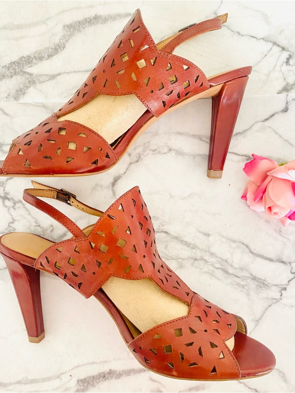 💕Banana Republic Laser Cut 4” Heels SZ 8.5 - Picture 13 of 13